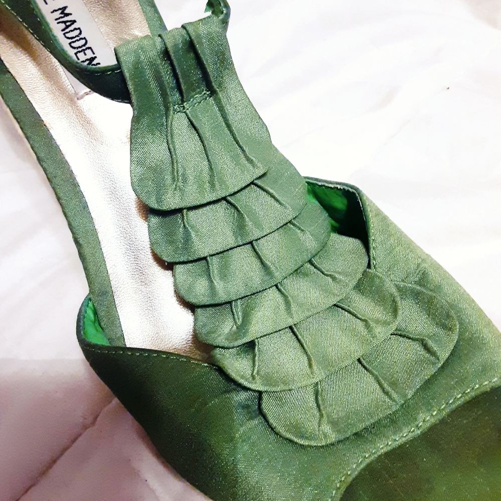 Steve Madden Ruffle Wedge Platforms - Picture 2 of 16